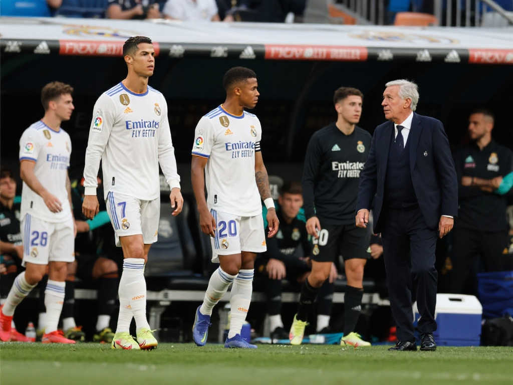 西媒:姆巴佩陷入低谷 名宿质疑安帅失去球队控制 西媒:姆巴佩陷入低谷 名宿质疑安帅失去球队控制